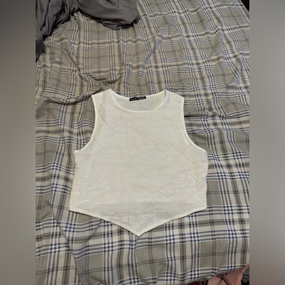 size medium white floral tank top